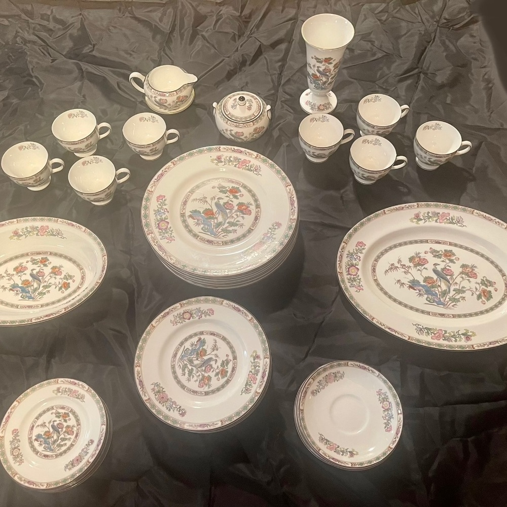 Wedgewood Kutani Crane 8 piece place settings/45 pieces total